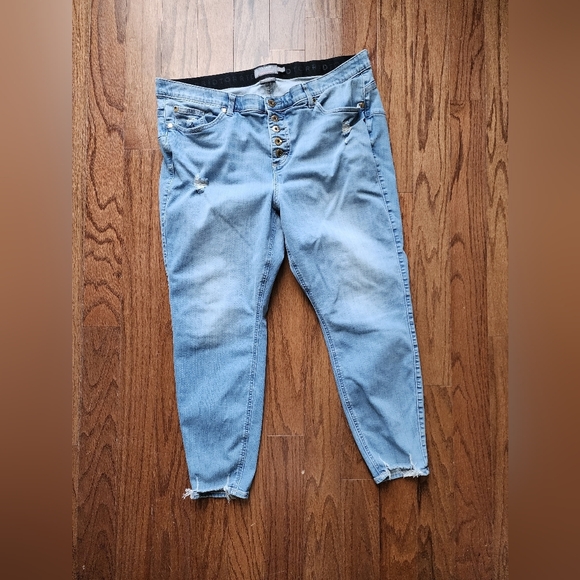 Torrid 20R Bombshell Skinny Ankle Fray Hem Hi Rise Button Fly Jean - Picture 10 of 10